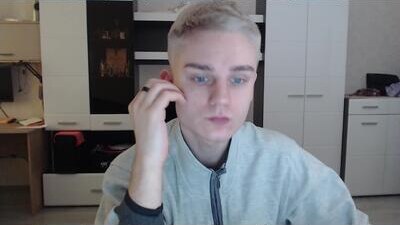 angryzan public webcam profile photo 7