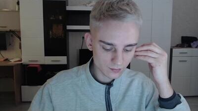 angryzan public webcam profile photo 8