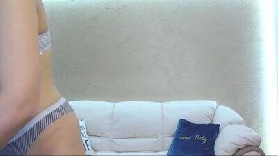 anissalogan public webcam profile photo 4