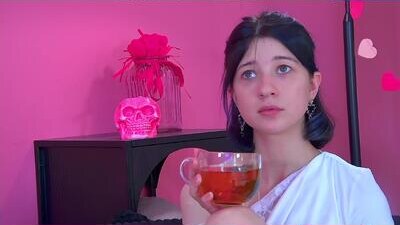 anneavelin public webcam profile photo 7