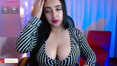 anniehh_ public webcam profile photo 8