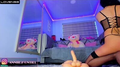 anniie_montiel public webcam profile photo 8
