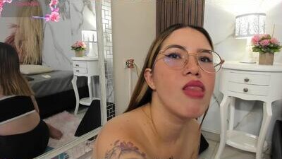 annyhathaway public webcam profile photo 7