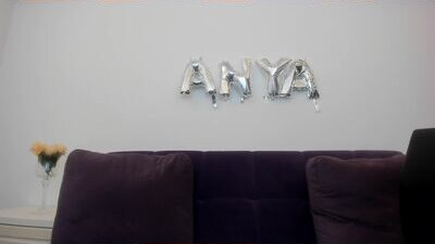 anya_fox public webcam profile photo 5