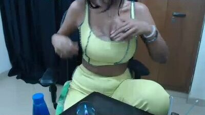 anya_kapoor public webcam profile photo 5