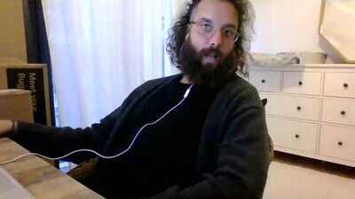 apc_3 public webcam profile photo 8