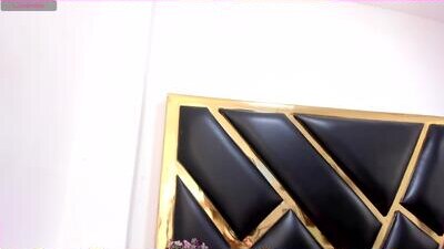 aprilycrystal public webcam profile photo 6
