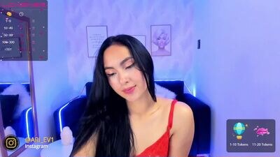 ari_es public webcam profile photo 2