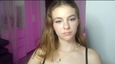 ariacreazy public webcam profile photo 2