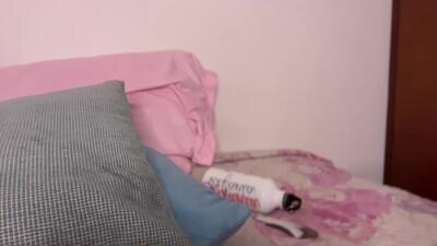 ariadnaz public webcam profile photo 2
