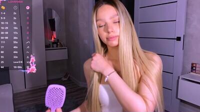 arielarlt public webcam profile photo 4
