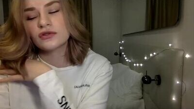 aristocratic_woman public webcam profile photo 5