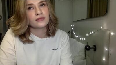 aristocratic_woman public webcam profile photo 6