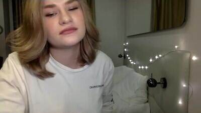 aristocratic_woman public webcam profile photo 7