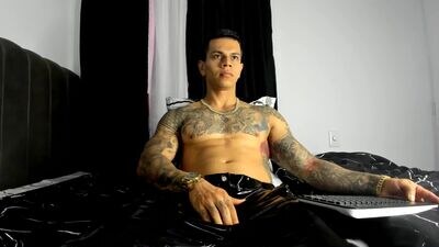 arondark public webcam profile photo 3