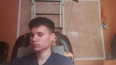 arvyn_ public webcam profile photo 9