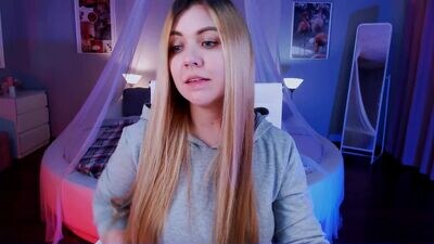 ashtonheidi public webcam profile photo 3