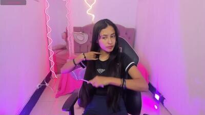 auroora_tay public webcam profile photo 2