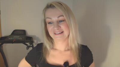 avaluxe_ public webcam profile photo 2