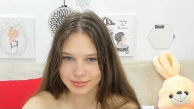 avrora_deis public webcam profile photo 3