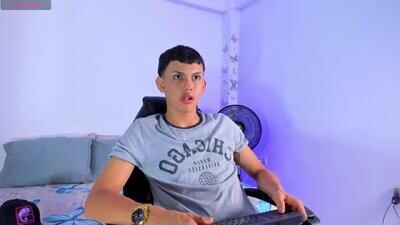 axel_cody_ public webcam profile photo 3
