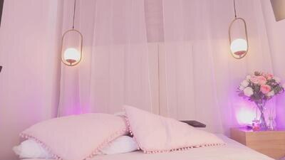 ayla_lux public webcam profile photo 3