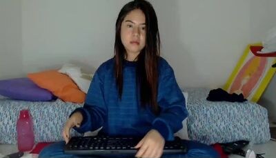 barelylegal11 public webcam profile photo 2