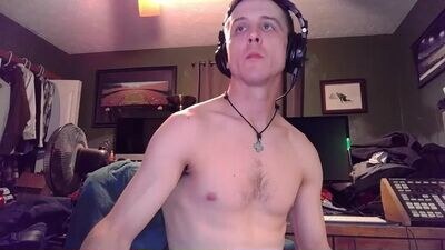 bchillin28 public webcam profile photo 3