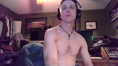 bchillin28 public webcam profile photo 4