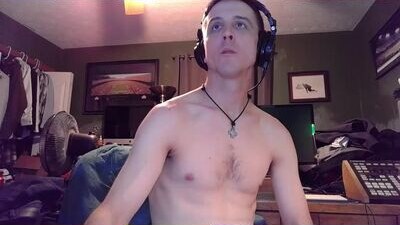 bchillin28 public webcam profile photo 6