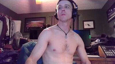 bchillin28 public webcam profile photo 8