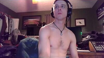 bchillin28 public webcam profile photo 9