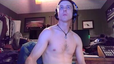 bchillin28 public webcam profile photo 10