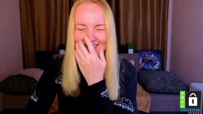bella_hadatt public webcam profile photo 2