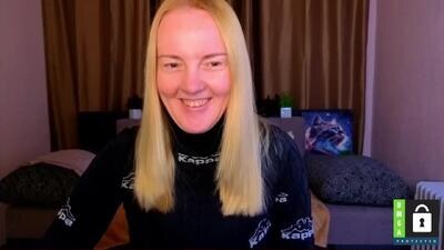 bella_hadatt public webcam profile photo 3