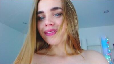 best_july_here public webcam profile photo 10