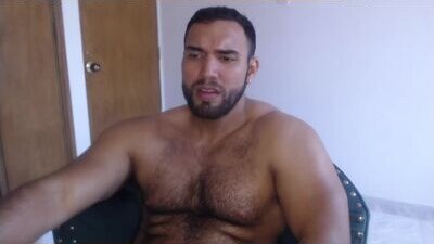 bigmusclemacho public webcam profile photo 6