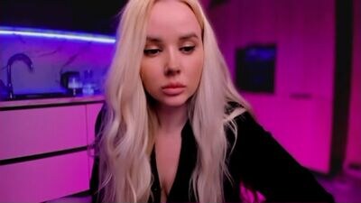 blond_diamond public webcam profile photo 2