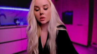 blond_diamond public webcam profile photo 3
