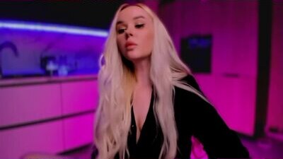 blond_diamond public webcam profile photo 5