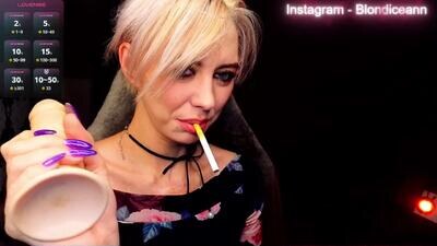 blond_ice_ann public webcam profile photo 3