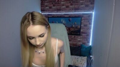 blonde_nix public webcam profile photo 3