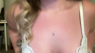 blondeandbent public webcam profile photo 2