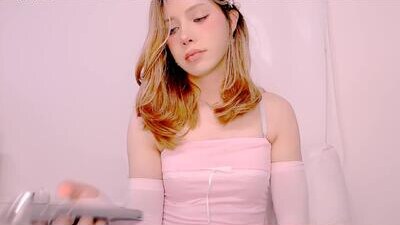 blondetwinkcum19 public webcam profile photo 8