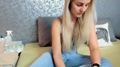 blondyelena public webcam profile photo 8