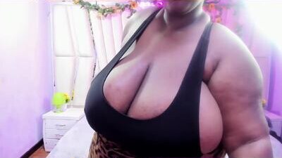 bloom_b public webcam profile photo 6