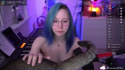 blue_mooncat public webcam profile photo 10