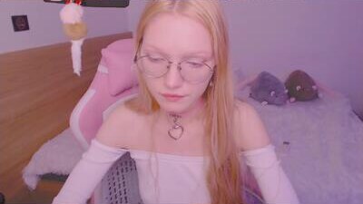 blush_alert public webcam profile photo 10