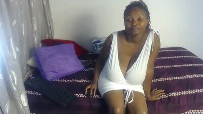 boobyqueenx public webcam profile photo 2