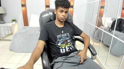 boylittle19cm public webcam profile photo 4